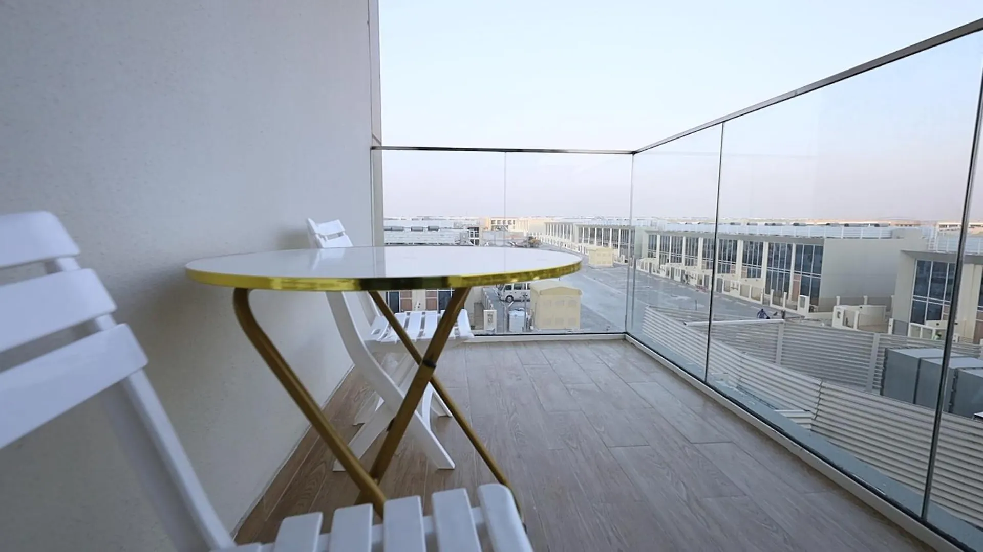 2 Bedroom Elegant Apartment In Dubailand