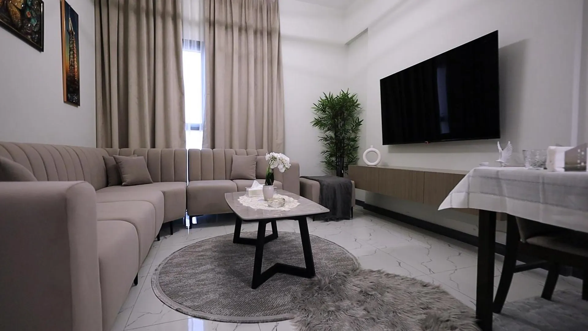 2 Bedroom Elegant Apartment In Dubailand