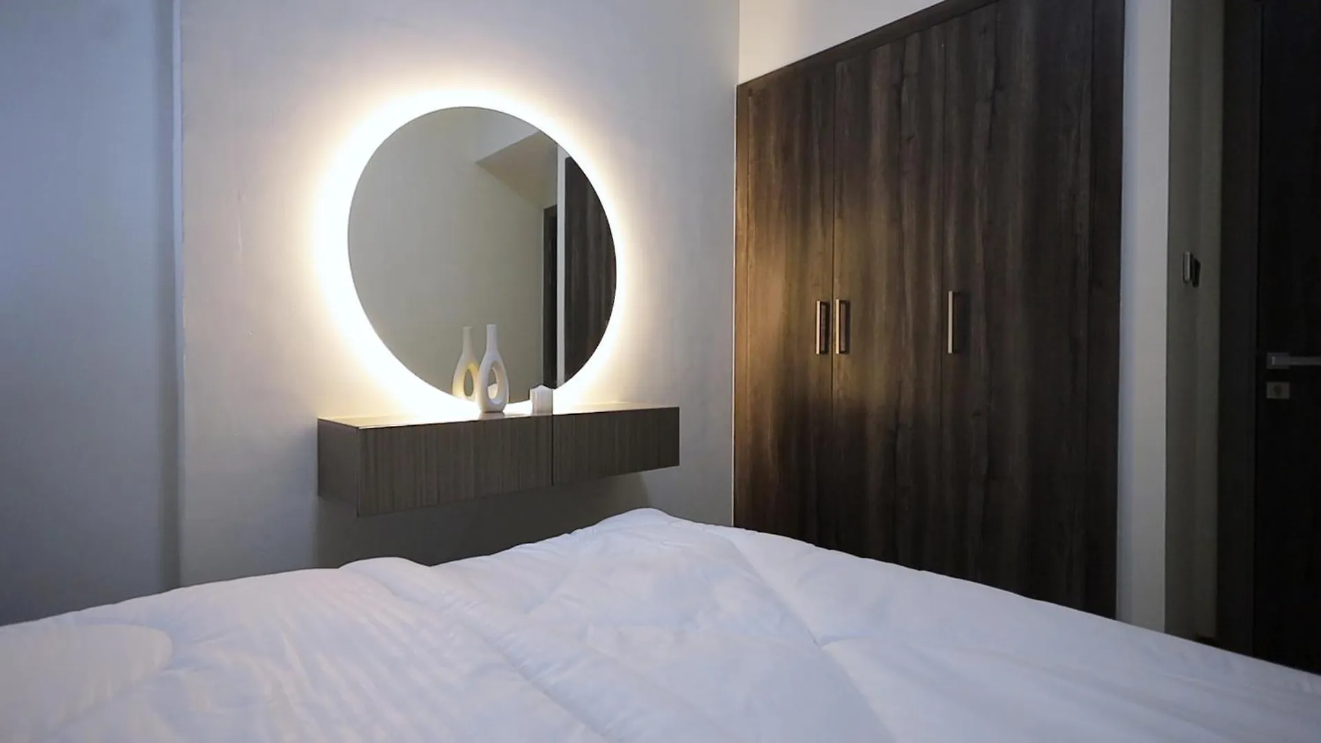 2 Bedroom Elegant Apartment In Dubailand Dubaj